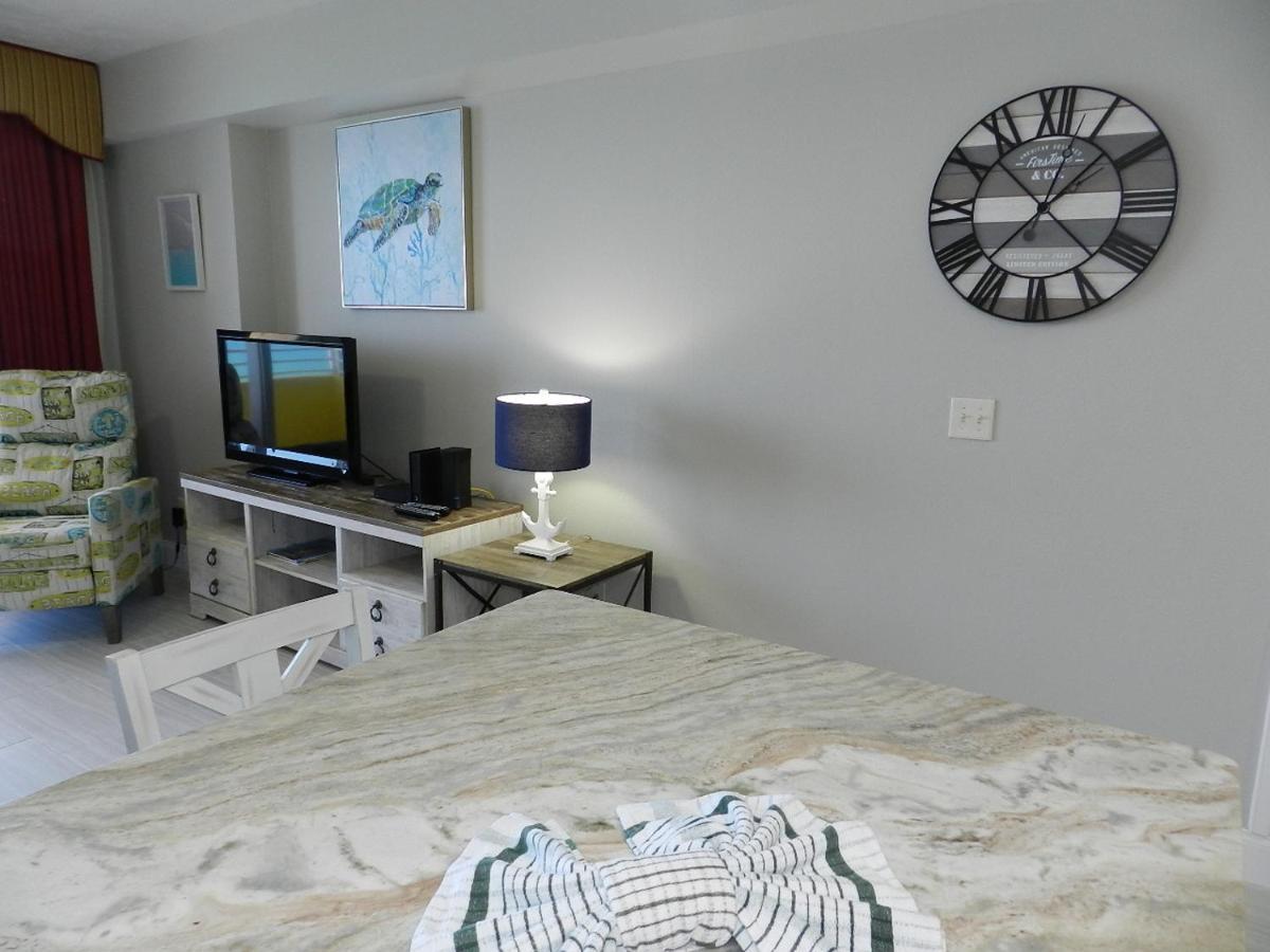 Vacation In Comfort And Luxury - 1 Bedroom Direct Oceanfront - Wyndham Ocean Walk 1706 Daytona Beach